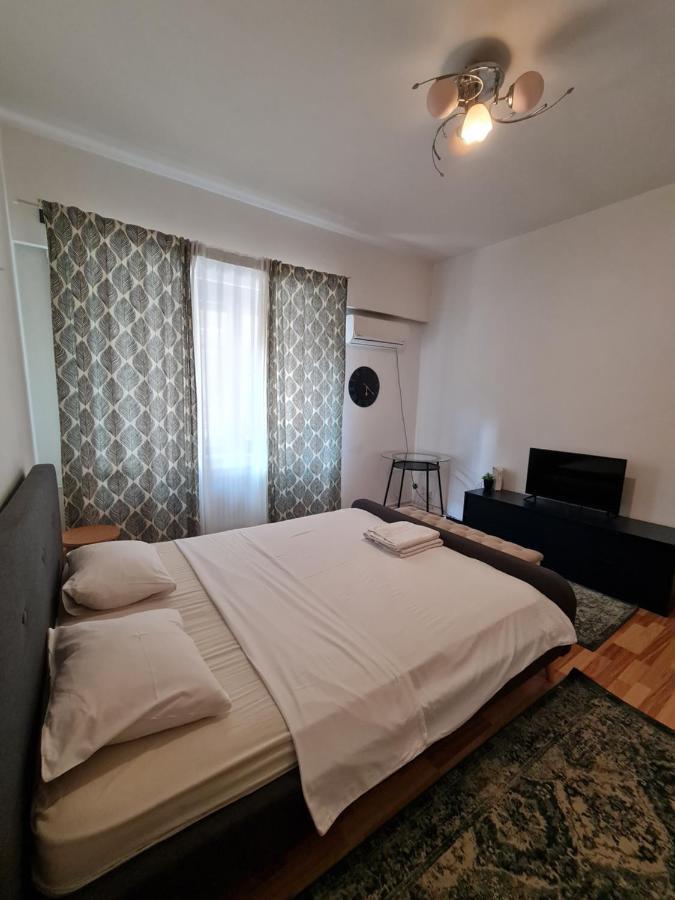 Color Apartments Nicolae Tonitza St Bucharest Exterior photo