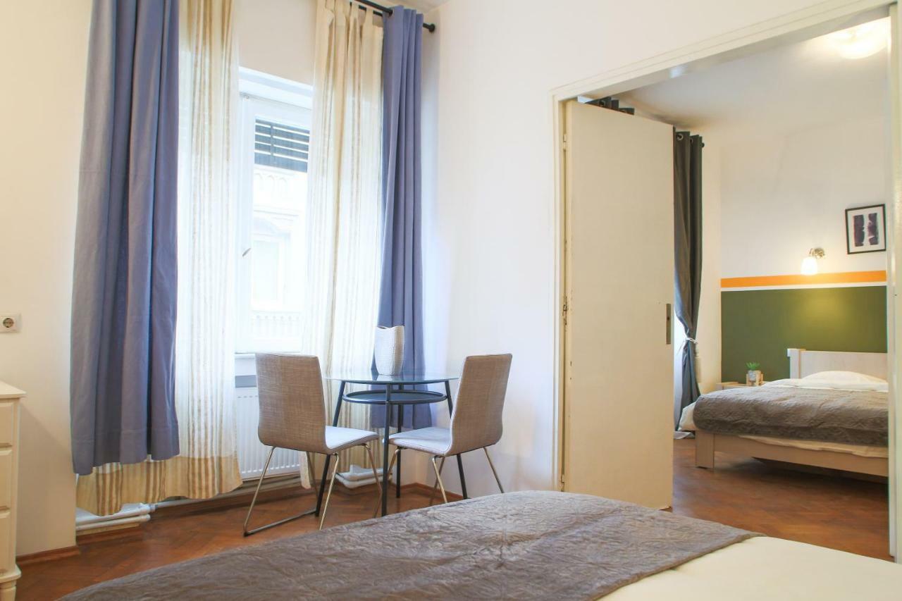 Color Apartments Nicolae Tonitza St Bucharest Exterior photo